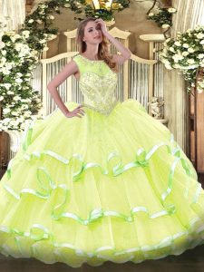 La venta caliente del piso hasta el vestido de quinceañera de color amarillo verde para el dulce de 16 años y quinceañera con capas de abalorios y volantes