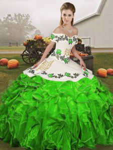 Longitud del piso de organza sin mangas de colores con cordones dulce 16 vestido de quinceañera en verde con bordados y volantes