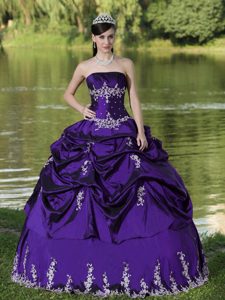 Por Encargo Púrpura Vestido De Quinceañera Partido Wear Con Satén Bordado Decorate