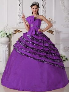 Púrpura Vestido De Fiesta Estrapless Hasta El Suelo Zebra Bordado Vestido De Quinceañera